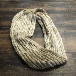 Soft infinity scarf